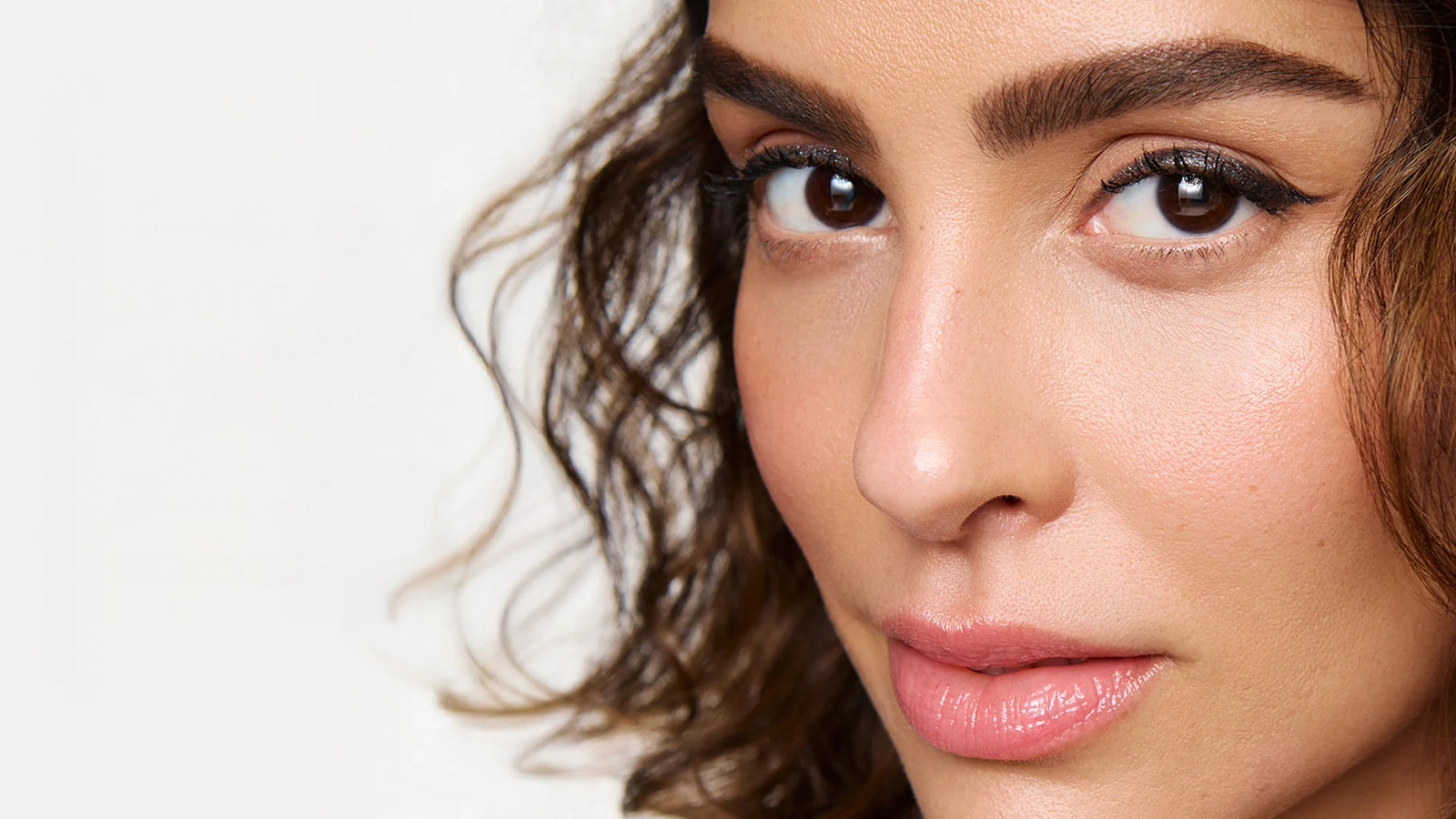 GRATIS SUPER-STAY LINER GESCHENKT